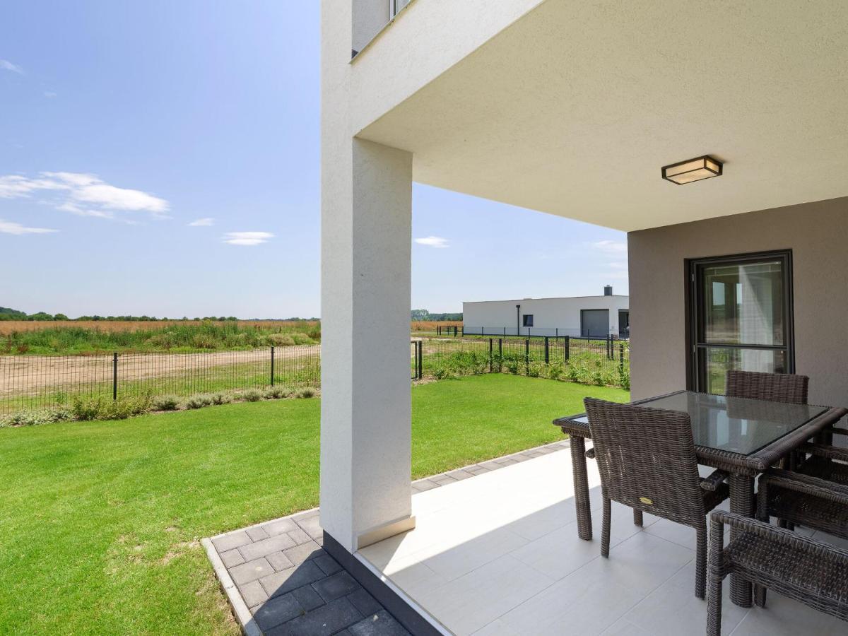 Apartment With Pool, Roof Terrace, Garden Zsira Exterior foto
